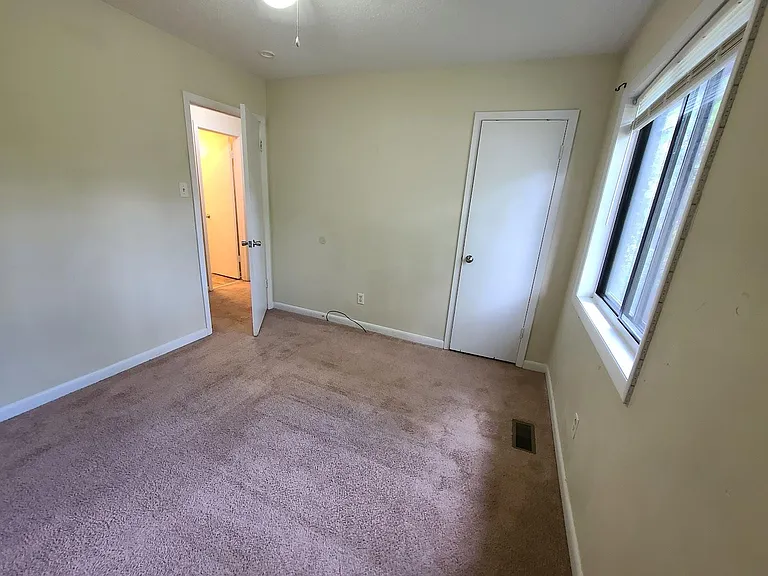612 Platinum St — Photo 31