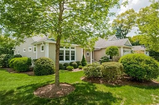 2nd image of 413 Queen Anne Way #413
