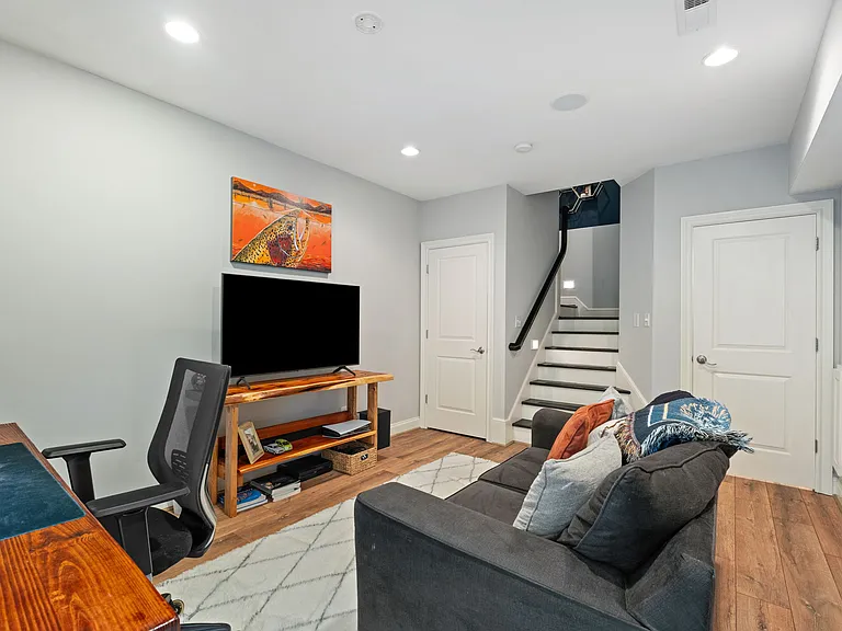 160 Park Pointe Cir #NA — Photo 29