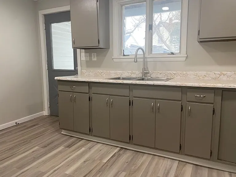 142 N Mechanic St — Photo 3