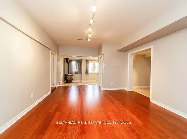 4 bed, $2,700 — Photo 4
