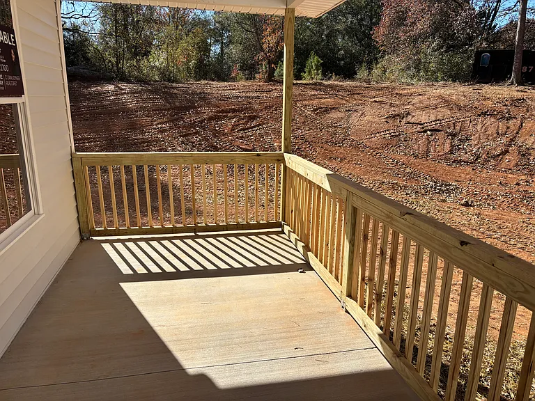 213 Carswell Dr — Photo 7