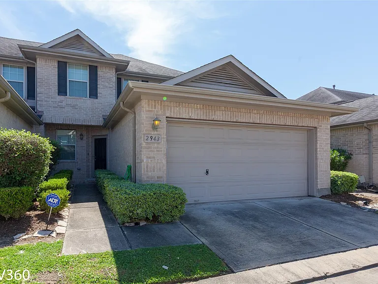 2943 Meadowglen Crst — Photo 2