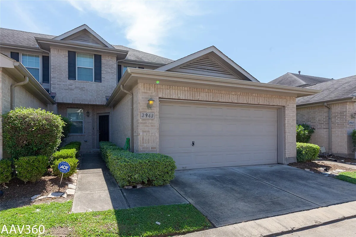 Building Photo - 2943 Meadowglen Crst