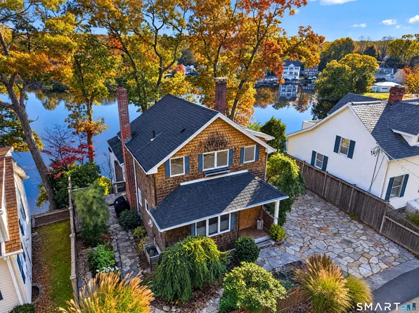 11 Summit Avenue, East Lyme, CT 06333