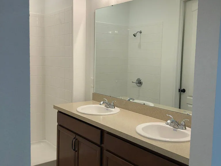 1131 Forest Gate Cir — Photo 9