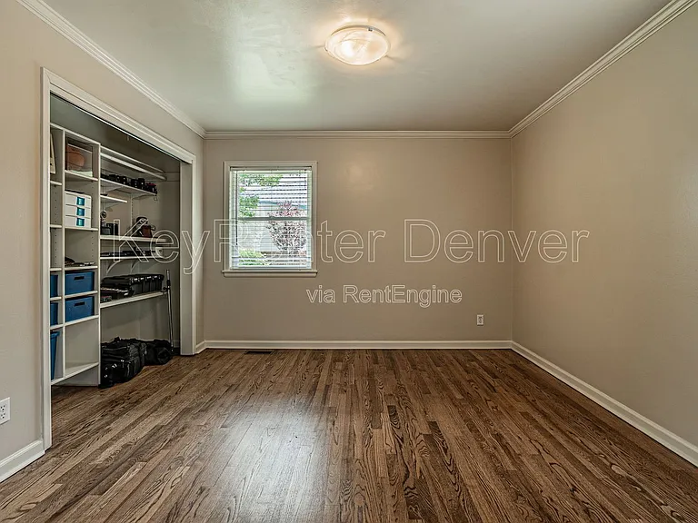 1070 S Elmira St — Photo 15