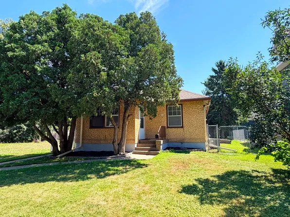 929 S Kline St, Aberdeen, SD 57401