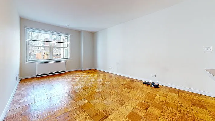 Rented by Bond New York | media 8