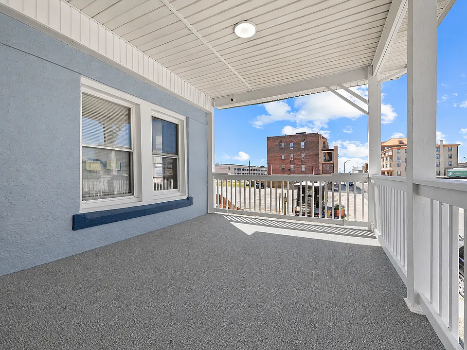 133-135 Saint James Pl