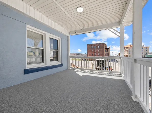 133-135 Saint James Pl