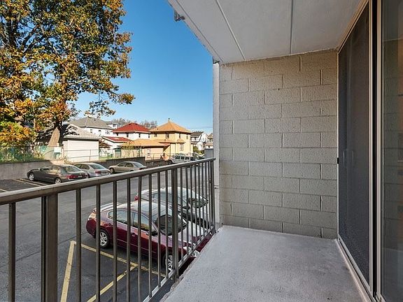 4th image of 515 Anderson Ave APT 2K