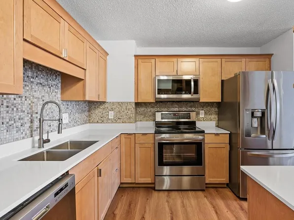 26 10th St W, Saint Paul, MN