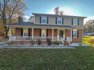 800 Edinburgh Dr, Jamestown, NC 27282