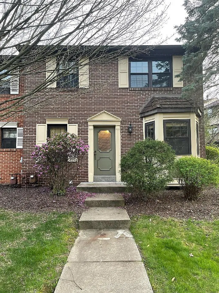 531 Thorncliffe Dr — Photo 1