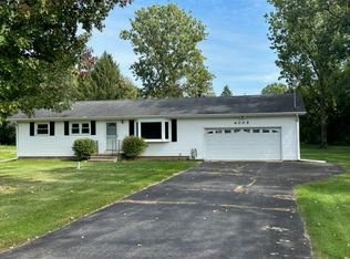 6005 Springfield Dr, Jackson, MI 49201