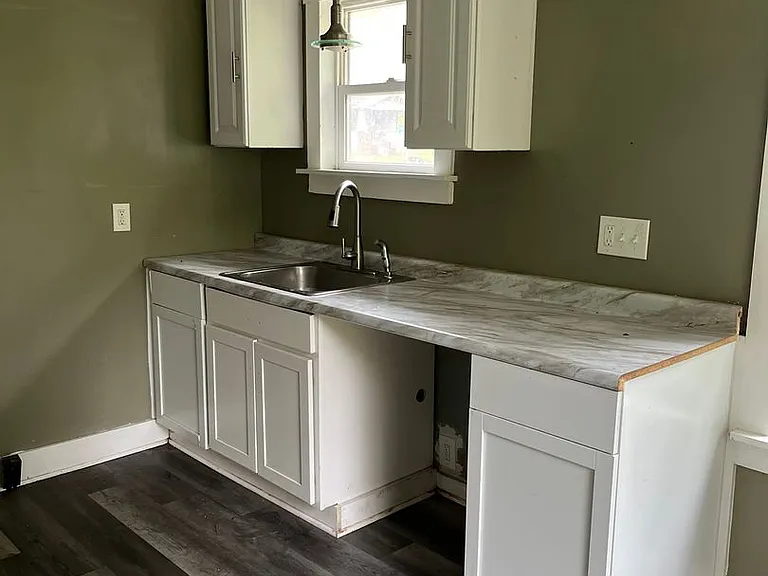 1313 Manchester Rd — Photo 4
