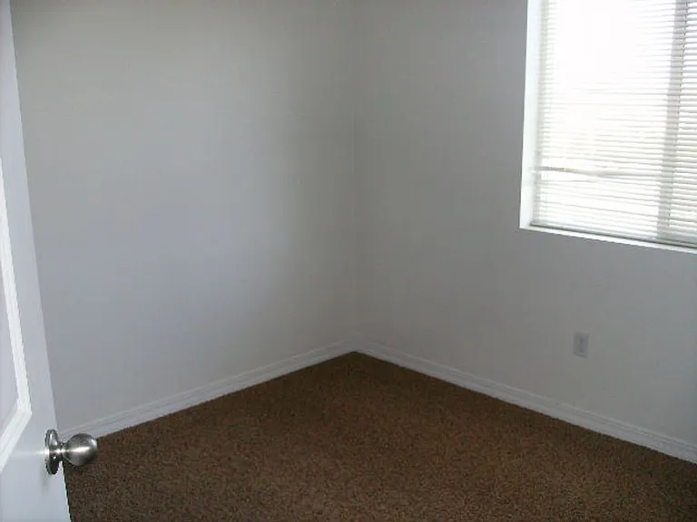 103 E Mizzou Ct — Photo 10