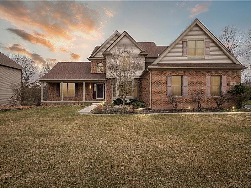 1st image of 363 Huntington Dr