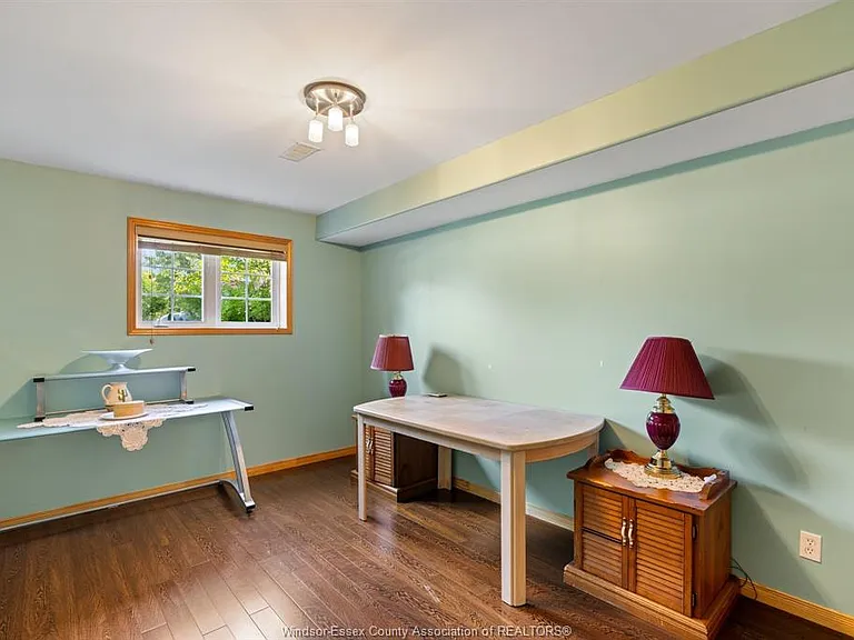 2315 Kevin St — Photo 17