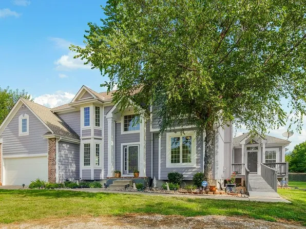 26910 Herring Rd, Greenwood, MO 64034