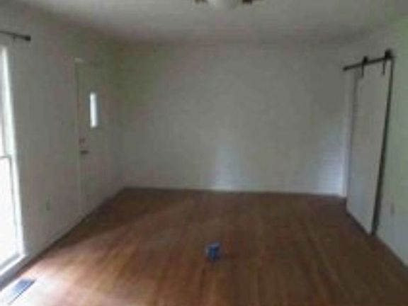 3rd image of 157 Chippewa Cir