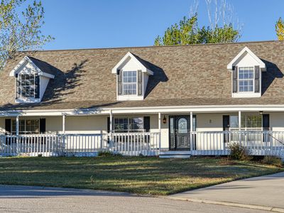 2 Hopi Cir, Gillette, WY, 82718