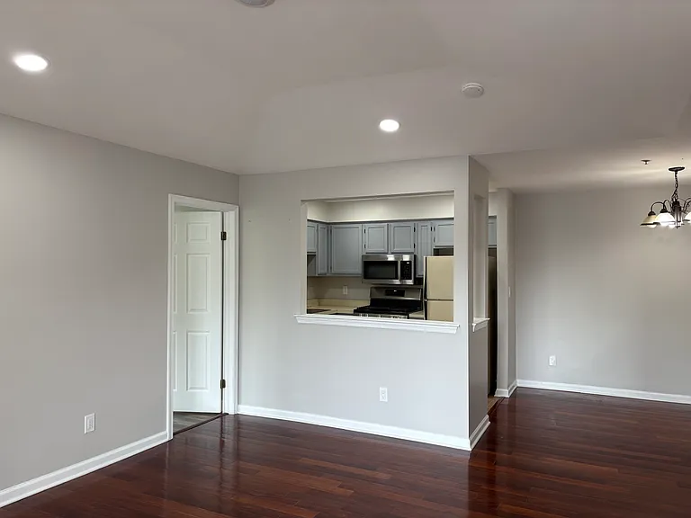 1331 Waterford Dr — Photo 12