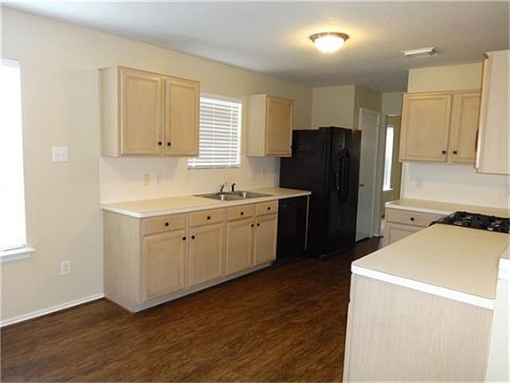 4th image of 2058 Greencrest Drive