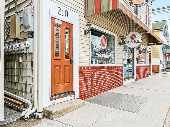 2nd image of 210-212 3rd St #6