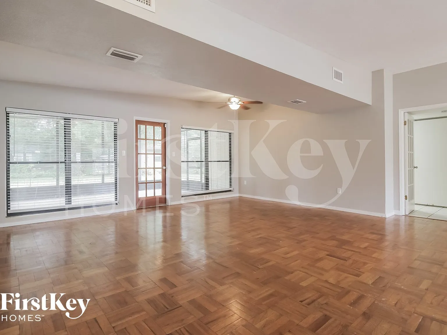 3 bed, 3.0 bath, 1553 sqft, $2,665 — Photo 2