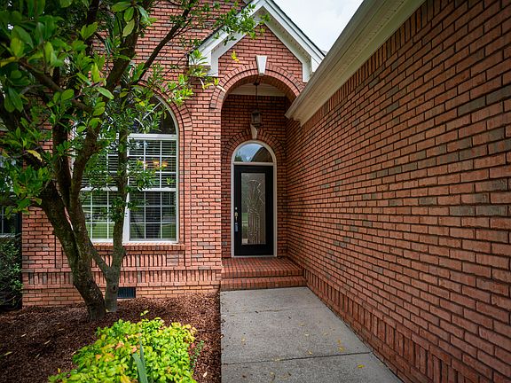 3rd image of 4292 Wellesley Dr #6