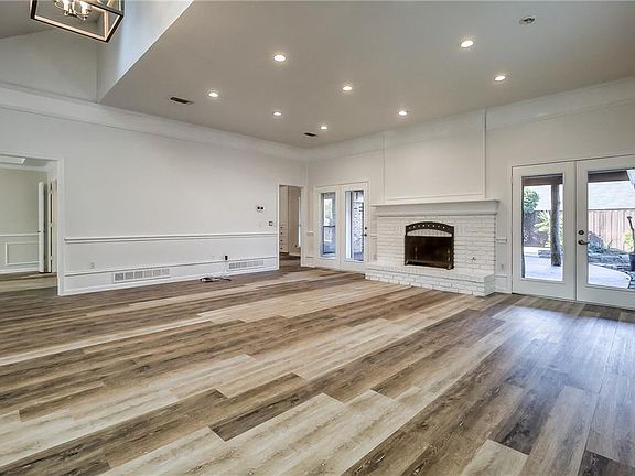 5th image of 3329 Landershire Ln