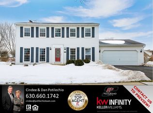 299 Cassin Rd, Naperville, IL 60565