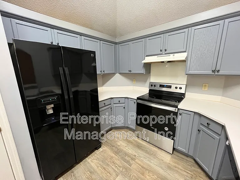6986 Parkbrook Ln — Photo 13