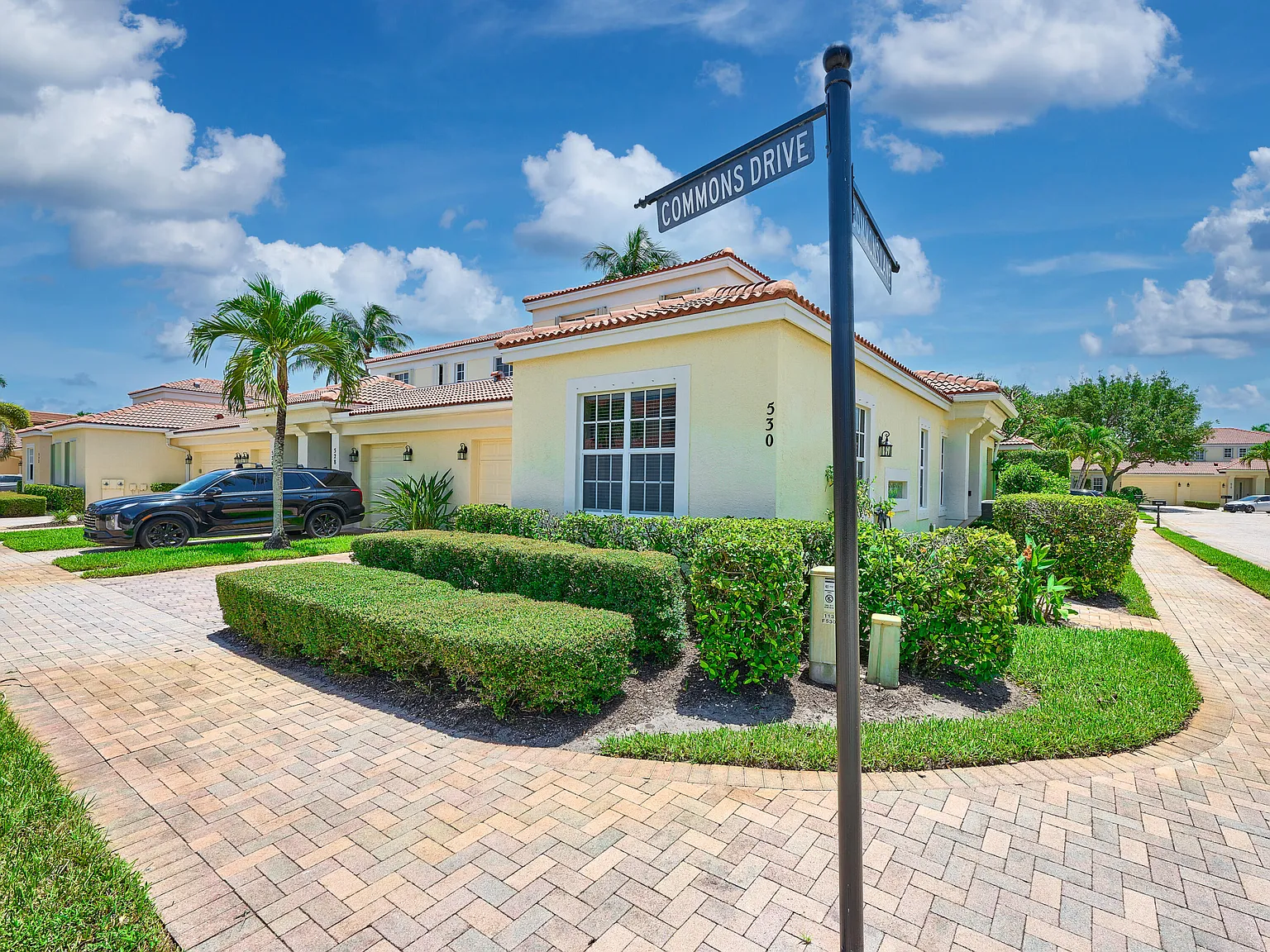 3 bed, 2.5 bath, 1786 sqft, $3,800 — Photo 3