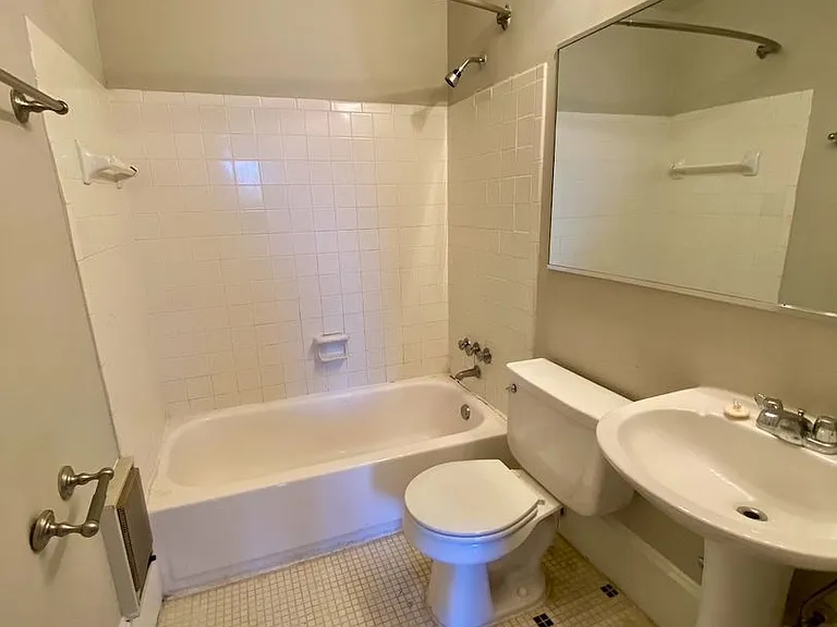 Andrews Court — Photo 19