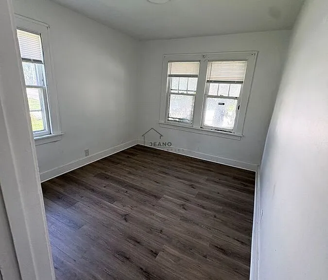 1829 N Martin Luther King Dr — Photo 7