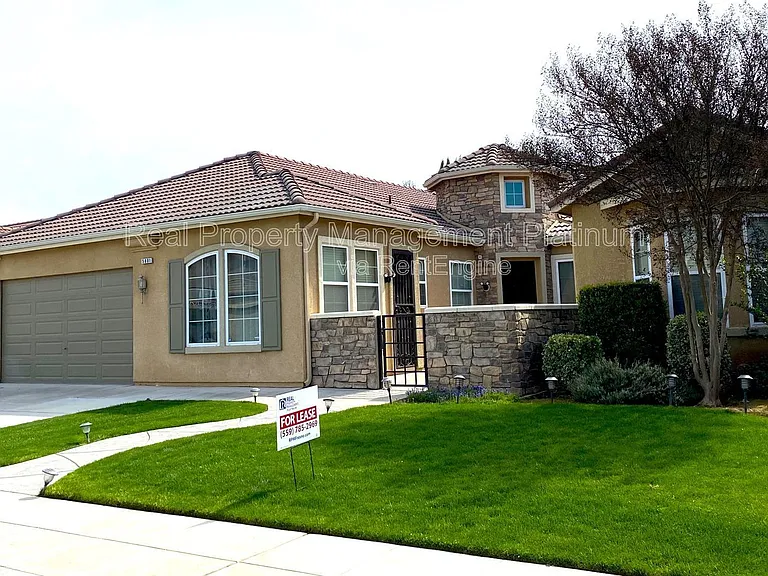 5801 W Chennault Ave — Photo 2