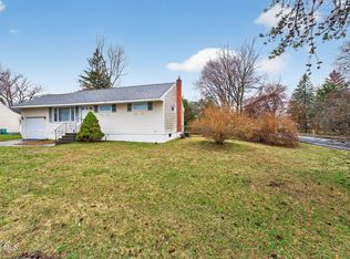 49 Tattersall Lane, Colonie, NY 12205