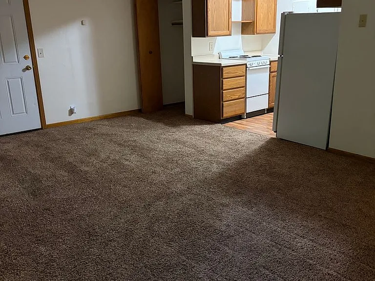 1117 Macarthur Rd — Photo 7