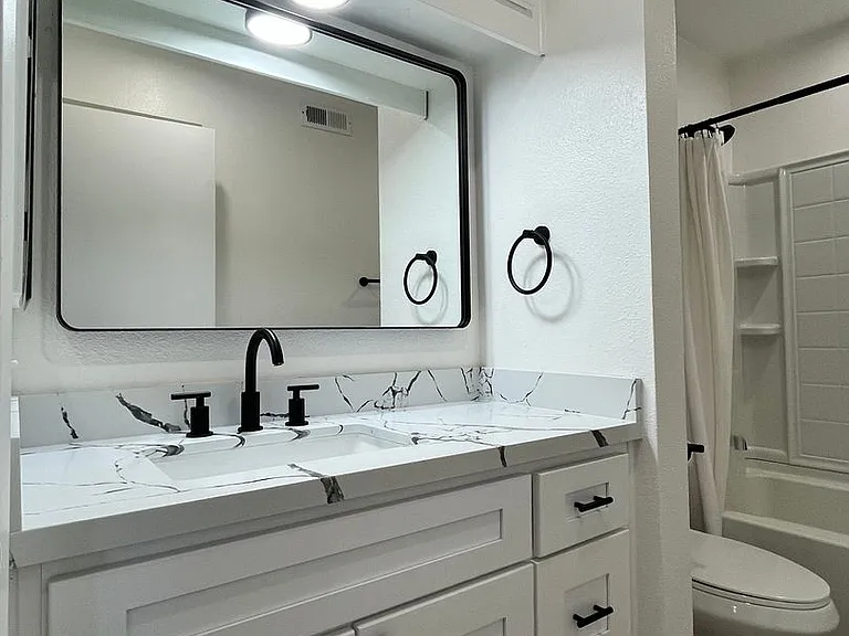 23335 La Crescenta #B — Photo 15