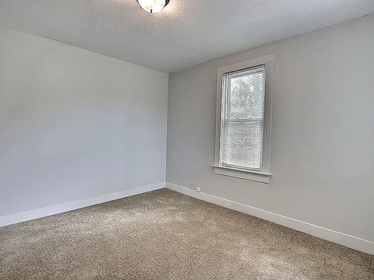815 Eckart St — Photo 9