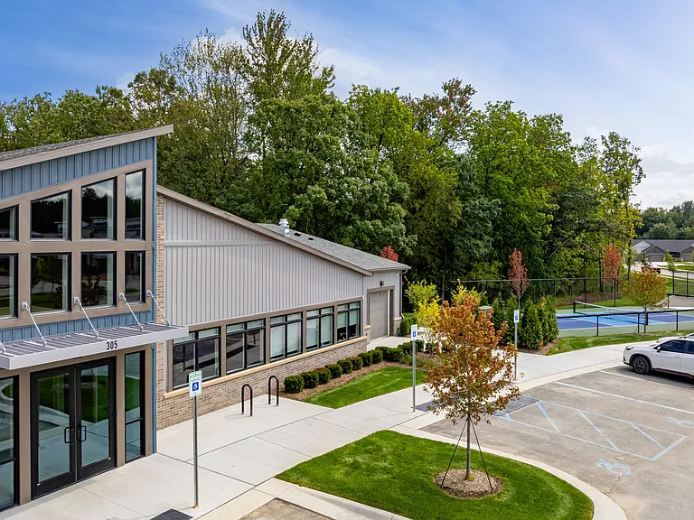 Woodview Commons — Photo 8