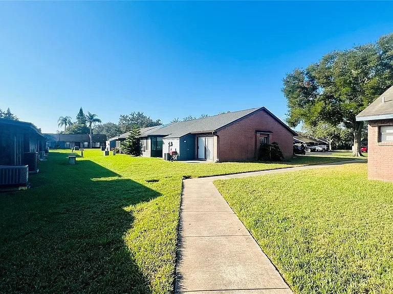 2531 King Oak Cir — Photo 18