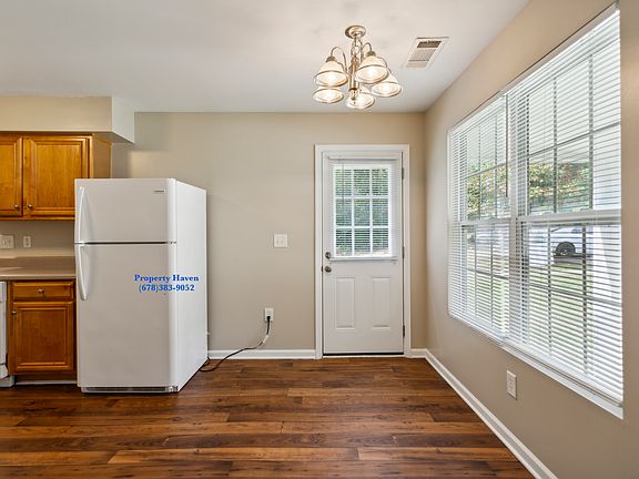 Dining/Breakfast area