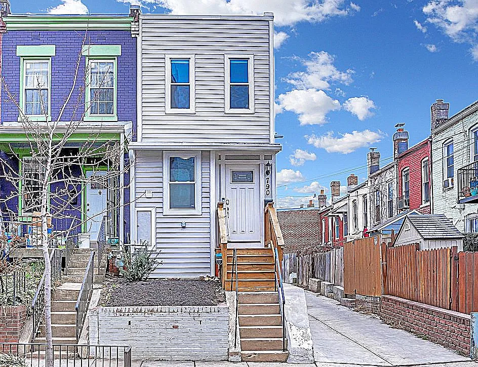 790 Irving St NW photo 1