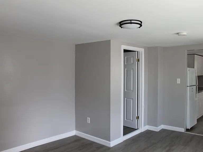 15-17 Washington St #17 — Photo 6