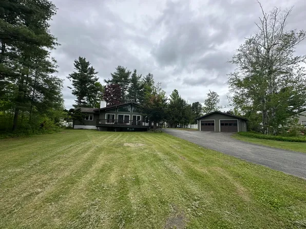 3 Button Brook Pkwy, Peru, NY 12972