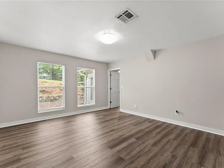 2050 Shaffer Rd — Photo 18